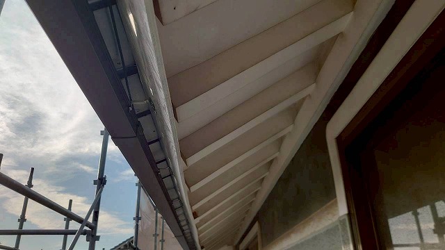 加古川市　軒天の施工完了　奥まで